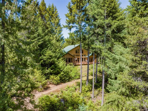 1055 Spider Lake Rd, Qualicum Beach, BC 