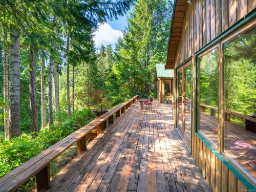 1055 Spider Lake Rd, Qualicum Beach, BC 