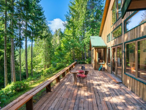 1055 Spider Lake Rd, Qualicum Beach, BC 