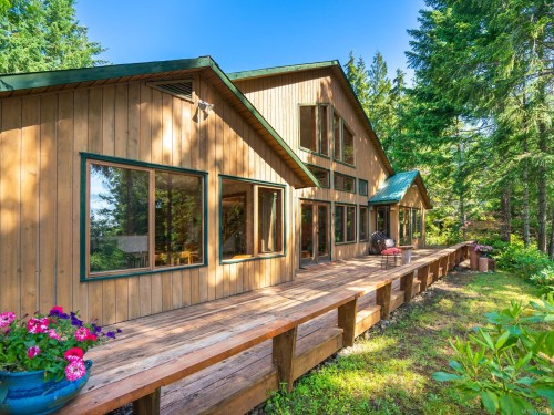 1055 Spider Lake Rd, Qualicum Beach, BC 