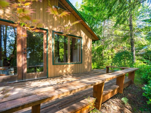 1055 Spider Lake Rd, Qualicum Beach, BC 