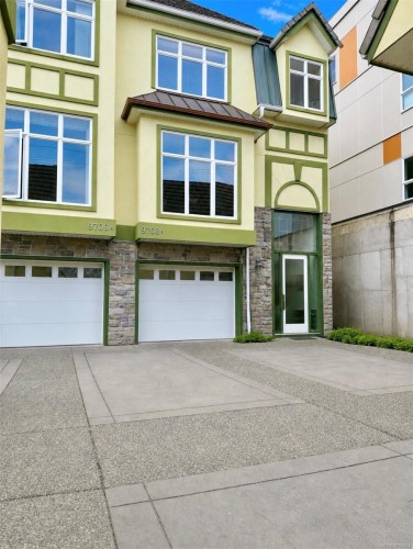 9708A Third St, Sidney, BC 
