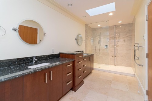 9708A Third St, Sidney, BC 