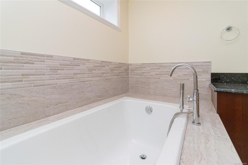 9708A Third St, Sidney, BC 