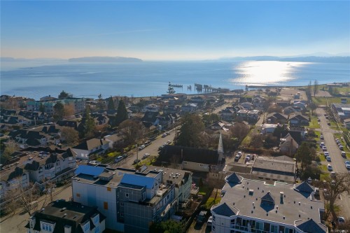 9708A Third St, Sidney, BC 