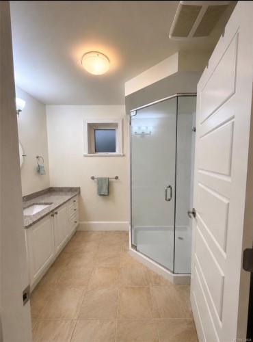 9708A Third St, Sidney, BC 