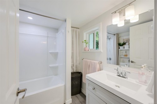 103-2500 Florence Lake Rd, Langford, BC 