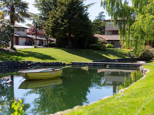 #137-2345 Cedar Hill Cross Rd, Oak Bay, BC 
