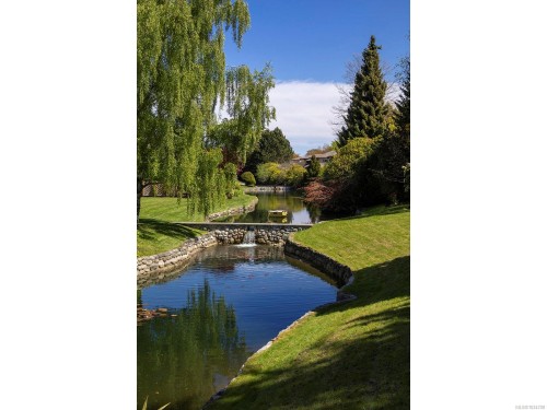 #137-2345 Cedar Hill Cross Rd, Oak Bay, BC 