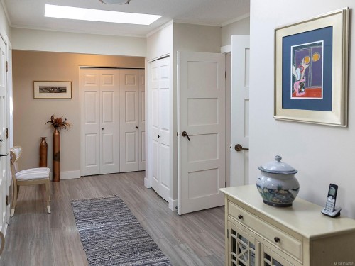 #137-2345 Cedar Hill Cross Rd, Oak Bay, BC 