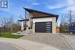 31 CREEK SIDE PLACE Lambton Shores (Grand Bend), ON N0M 1T0