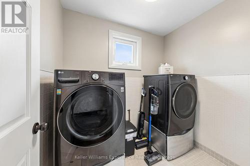 66 Albion Lane, Tiny, ON - Indoor Photo Showing Laundry Room