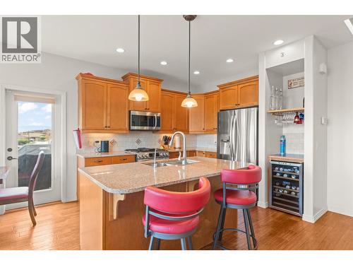 500 Balsam Court, Vernon, BC - Indoor Photo Showing Kitchen With Double Sink With Upgraded Kitchen