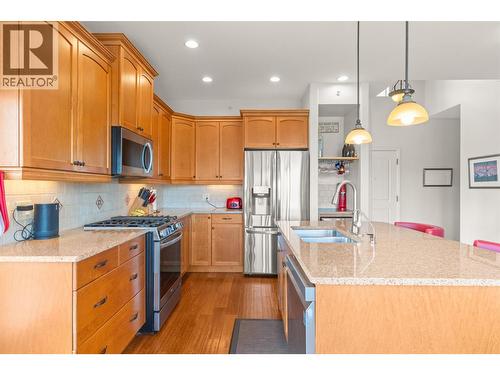 500 Balsam Court, Vernon, BC - Indoor Photo Showing Kitchen With Double Sink