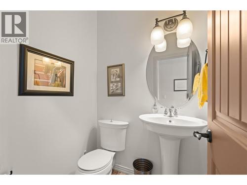 500 Balsam Court, Vernon, BC - Indoor Photo Showing Bathroom
