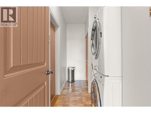 500 Balsam Court, Vernon, BC - Indoor Photo Showing Laundry Room