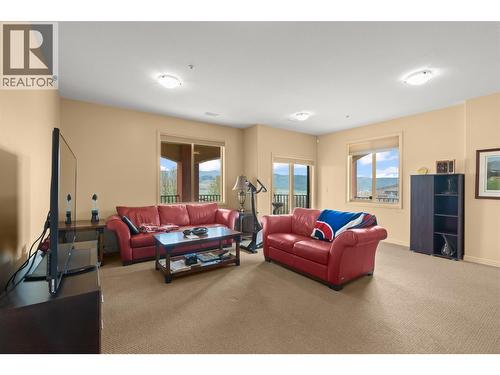 500 Balsam Court, Vernon, BC - Indoor Photo Showing Living Room