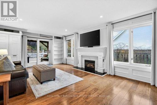89 Stonegate Drive, Hamilton, ON - Indoor Photo Showing Living Room With Fireplace