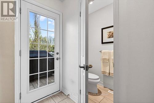 89 Stonegate Drive, Hamilton, ON - Indoor Photo Showing Bathroom