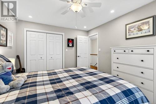 89 Stonegate Drive, Hamilton, ON - Indoor Photo Showing Bedroom
