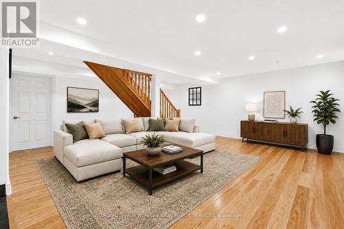89 Stonegate Drive, Hamilton, ON - Indoor Photo Showing Living Room