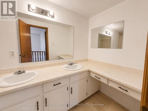 176 Chepstow Close, London North (North K), ON 