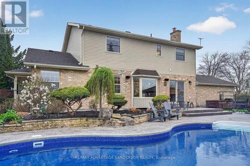 975 Sunningdale Road W, London North (North S), ON 