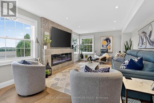 975 Sunningdale Road W, London North (North S), ON 