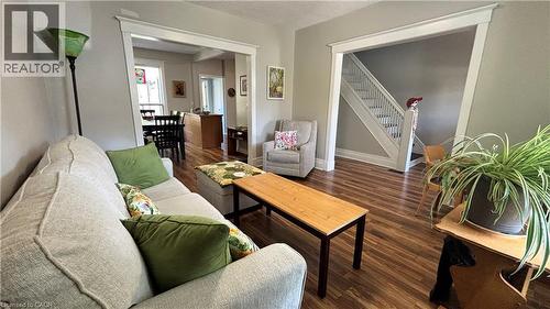 30 Victoria Avenue, Cambridge, ON - Indoor Photo Showing Living Room