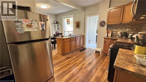 30 Victoria Avenue, Cambridge, ON - Indoor Photo Showing Kitchen