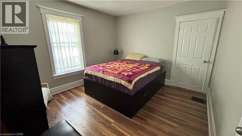 30 Victoria Avenue, Cambridge, ON - Indoor Photo Showing Bedroom