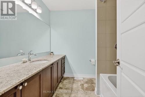 33 Summitview Drive, Ottawa, ON 