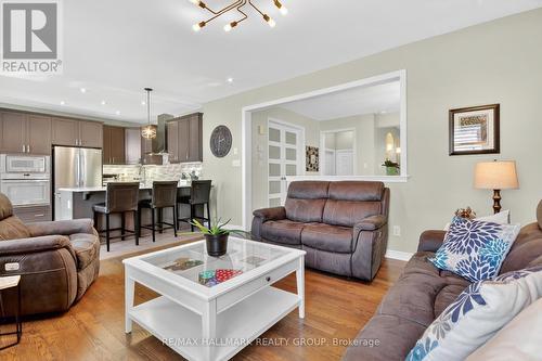 33 Summitview Drive, Ottawa, ON 