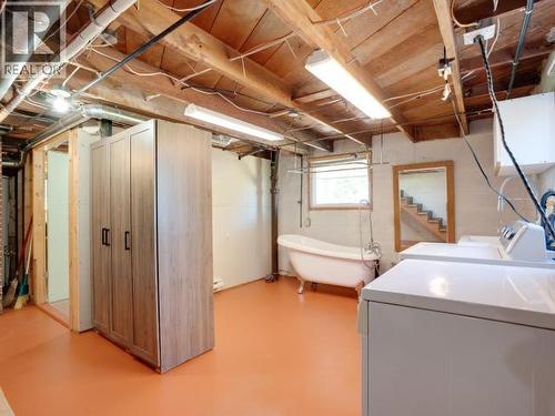 6421 Hillcrest Ave, Powell River, BC 