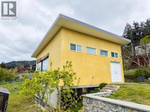 6421 Hillcrest Ave, Powell River, BC 