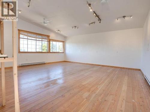 6421 Hillcrest Ave, Powell River, BC 