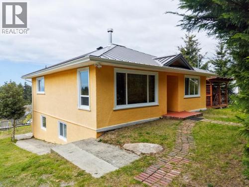 6421 Hillcrest Ave, Powell River, BC 