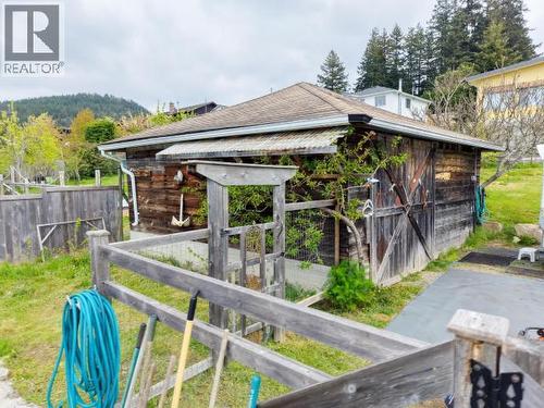 6421 Hillcrest Ave, Powell River, BC 