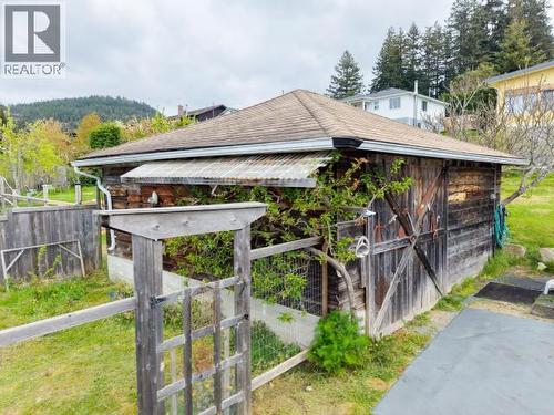 6421 Hillcrest Ave, Powell River, BC 