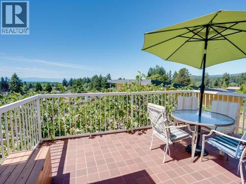 6421 Hillcrest Ave, Powell River, BC 