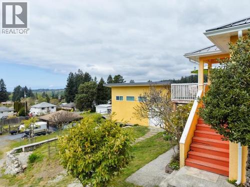 6421 Hillcrest Ave, Powell River, BC 