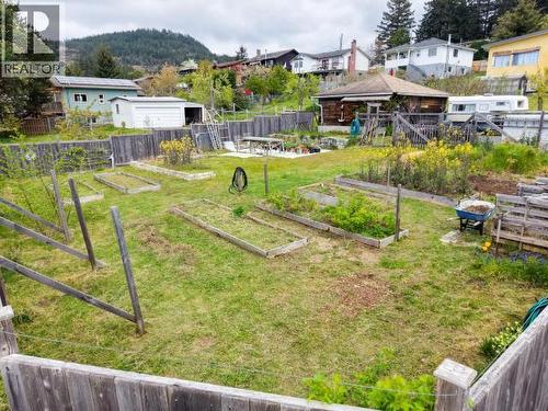 6421 Hillcrest Ave, Powell River, BC 