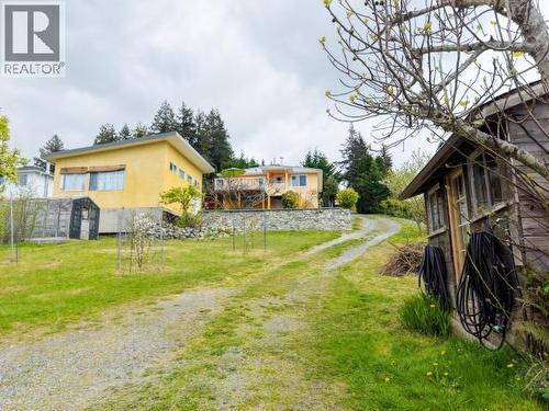 6421 Hillcrest Ave, Powell River, BC 