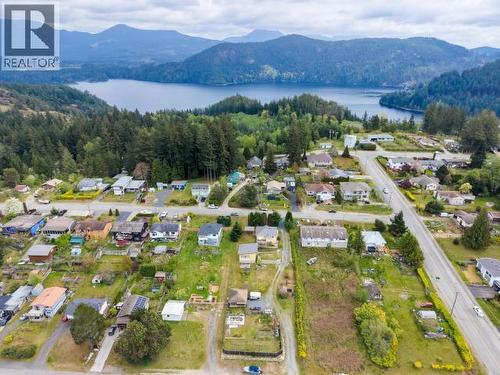 6421 Hillcrest Ave, Powell River, BC 