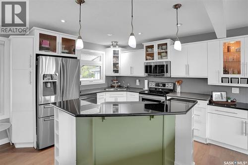 28 Pleasantview Bay, Regina, SK 