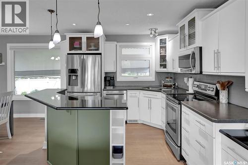 28 Pleasantview Bay, Regina, SK 