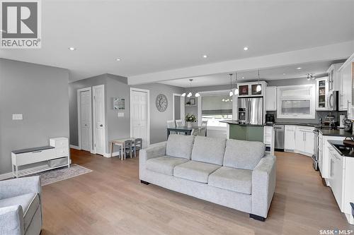 28 Pleasantview Bay, Regina, SK 