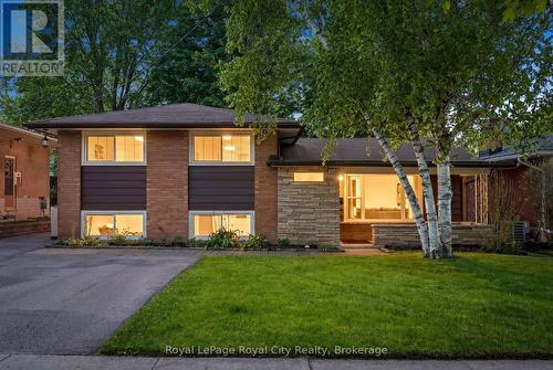 229 ROSS AVENUE  Kitchener, ON N2A 1V7