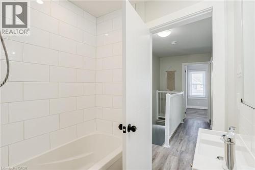 131 Park Row N, Hamilton, ON 