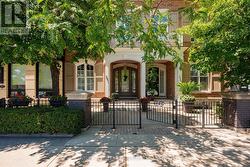 211 CHURCH STREET Oakville, ON L6J 1N4